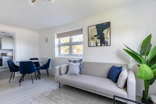 Hounslow South Apartment | West London Apartment - Near Heathrow & Twickenham Rugby Stadium