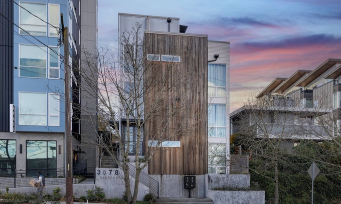 North Delridge House | West Seattle - Mins to Downtown!