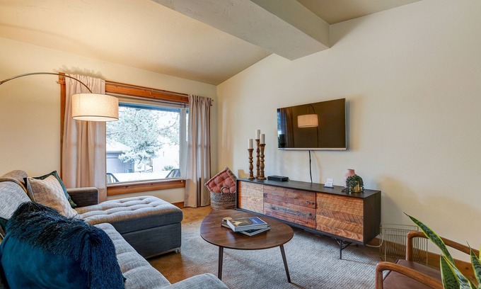 River West House | West Side, Walk to Newport and Downtown, Bocce Ball Court