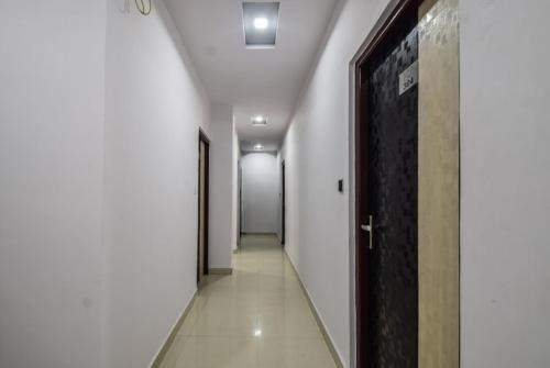 Central Area Hotel | West Wood Hotel near railway way station