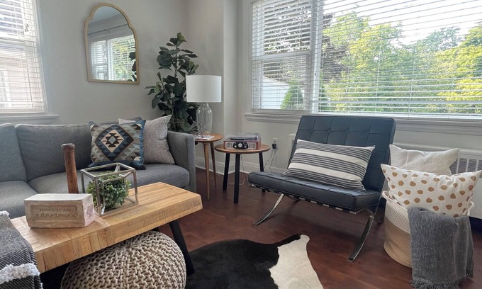 St. Catharines Apartment | WESTCHESTER RESET | Stylish 1BR w/Deck, Yard, BBQ, Extended Stays, Pets Welcome