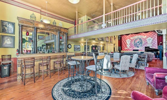 Fort McDowell House | Western Adventure with Saloon and Movie Theatre