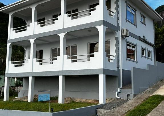 Port Glaud Apartment | Western Ocean Breeze Self Catering