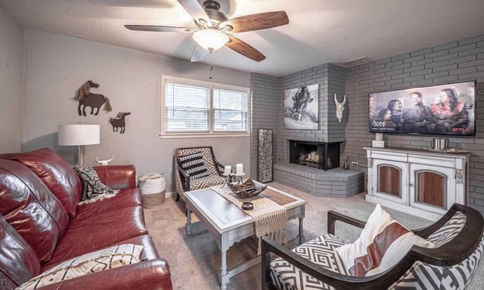 Lubbock House | Western Reunion - 2BR 1BA - Clean, Quiet, Safe