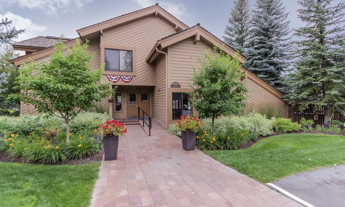 Sun Valley Condo | Western-Style Condo with Free WiFi & Shared Hot Tub/Pool/Tennis - Walk to Slopes