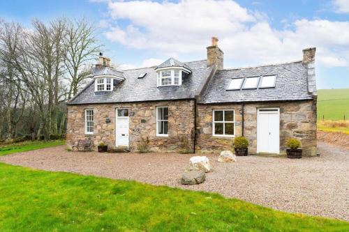 Huntly House | Westerpark Cottage, Pet & Family Friendly Countryside Retreat, Aberdeenshire