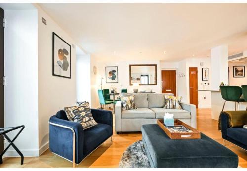 Vincent Square Apartment | Westminster Luxury Two Bed Two Bath with Air-Con