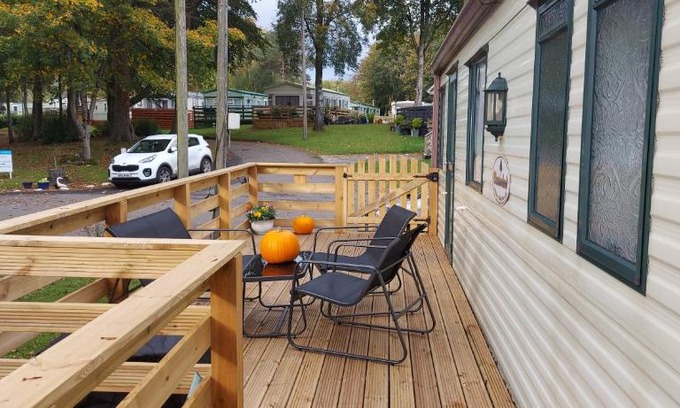 Girvan Apartment | Westmorland 32 caravan