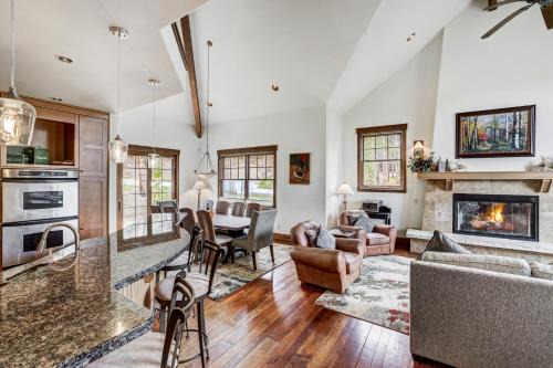 Four O'Clock House | Westridge Chalet by Ski Country Resorts