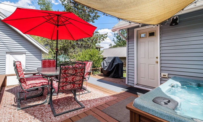 River West Cottage | Westside Spot! Hot Tub+Big Porch w/Enclosed Yard+Pets OK