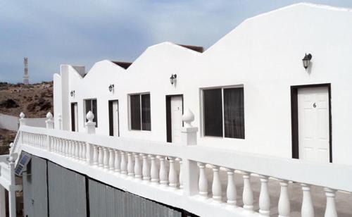 El Puerto Apartment | Whale Hill