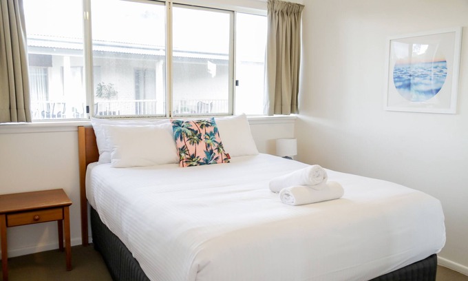 Point Lookout Apartment | Whale Watch Unit 15 - Spacious Beachfront Apartment