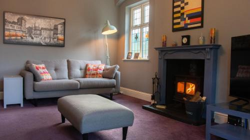 Chorlton-cum-Hardy House | Whalley Range Gem: Elegant 3-Bed Edwardian Home