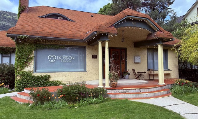 Nelson Apartment | Wheelchair Accessible 2 BR Downtown Suite: Urban Comfort- Pet-Friendly.