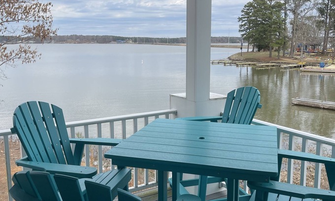 Eatons Crossing House | When location is everything, you can’t beat Perched at the Pointe!