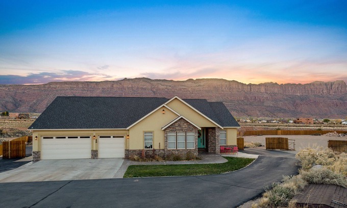 Moab South Valley House | Where Luxury Meets Adventure!