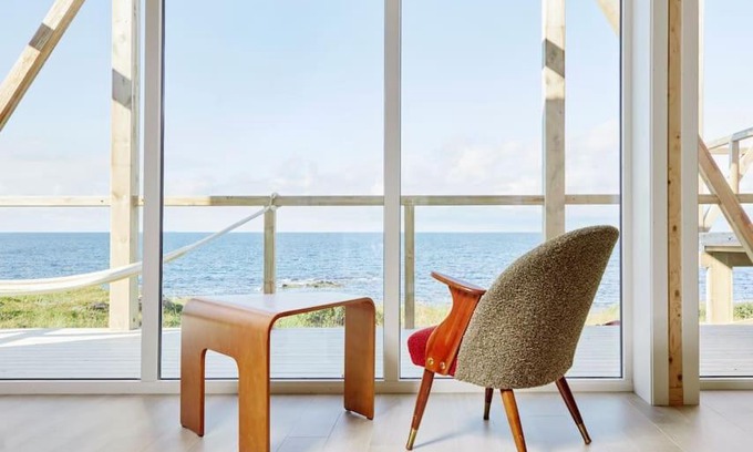 Flakstad Apartment | where the ocean meets land