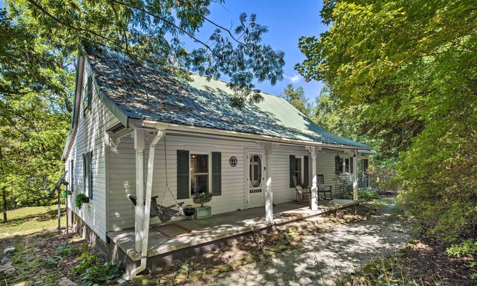 Skyland Cottage | Whimsical Bat Cave Cottage w/Fire Pit!