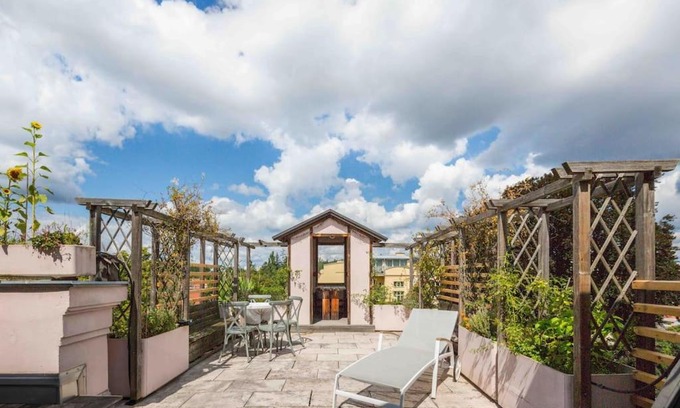 Hietzing Apartment | Whirlpool , Dachterrasse , Wienblick , zwei Etagen