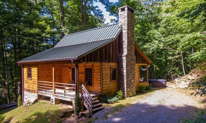 Sugar Grove Cabin | Whiskey Creek Cabin - Peaceful creekside cabin with hot tub!