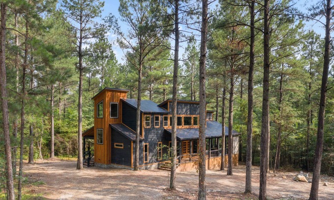 Pickens Cabin | Whiskey Made Me Do It - Close to ATV Trails, Arcade, Shuffleboard, Foosball