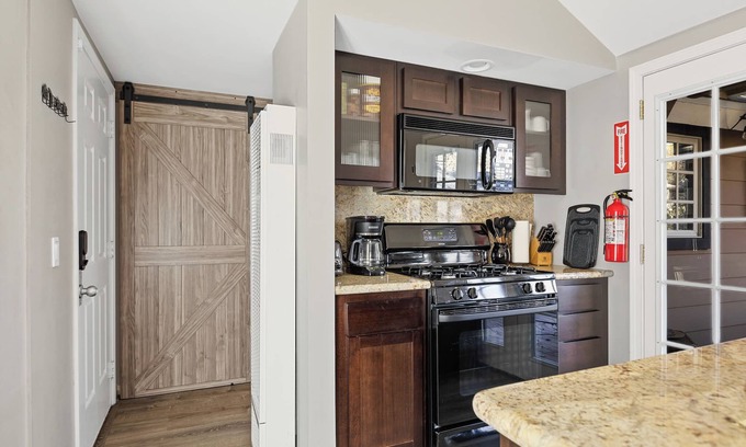 Green Valley Lake Cabin | Whispering Oak Cabin - Charming 3-bedroom cabin in beautiful Green Valley Lake