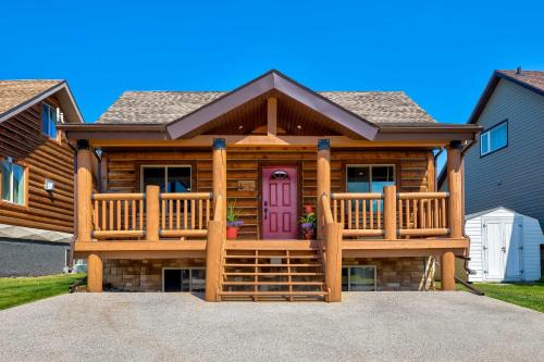 Pine Lake House | Whispering Pines Cabin with Pool, Lake and Golf Access!