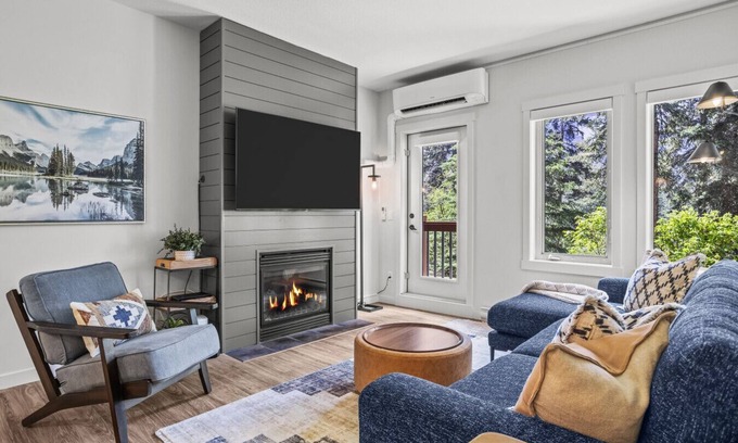 Canmore Condo | Whispering Pines Retreat ~ Hot Tubs/Outdoor Heated Pool