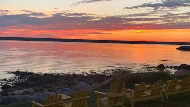 Ingomar Resort | Whispering Waves Cottages