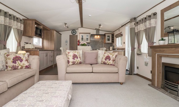 Cayton Bay Cottage | Whispering Willows
