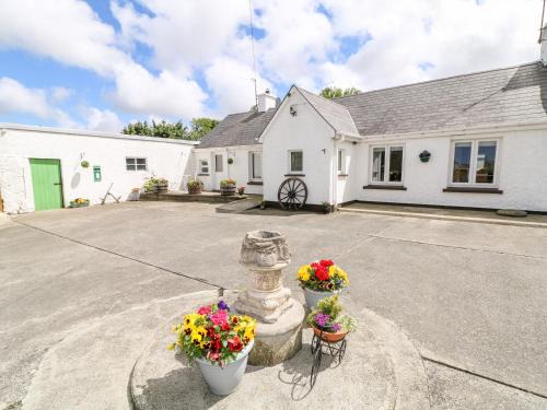 Carndonagh House | Whispering Willows - The Bungalow