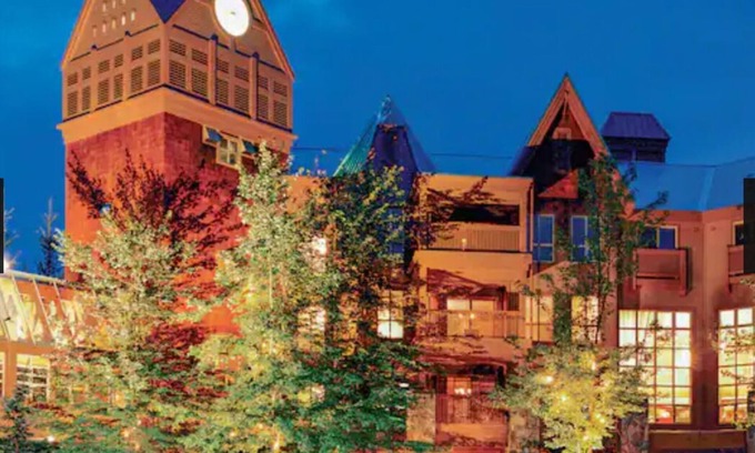 Whistler Resort | Whistler Hilton Ski Resort. Cozy one bedroom. Steps away from all the fun!