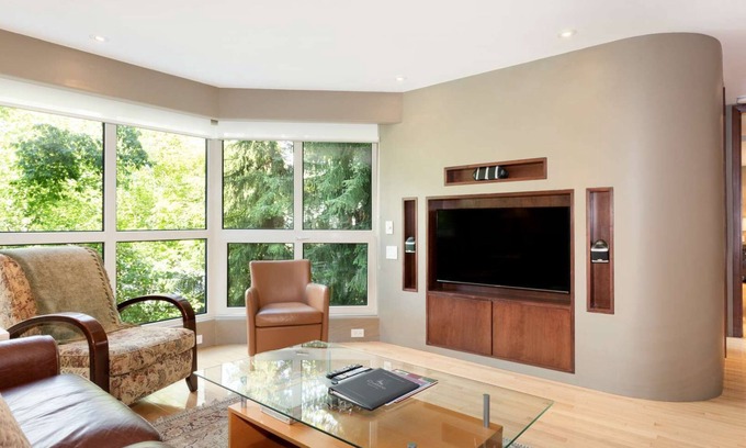 Blackcomb Hotel | Whistler - Le Chamois - 1 Bedroom #213