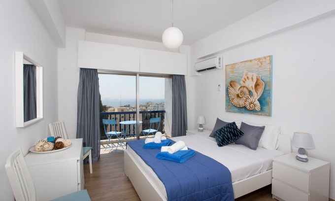 Agios Tychon Apartment | White Arches Sea View Apartment