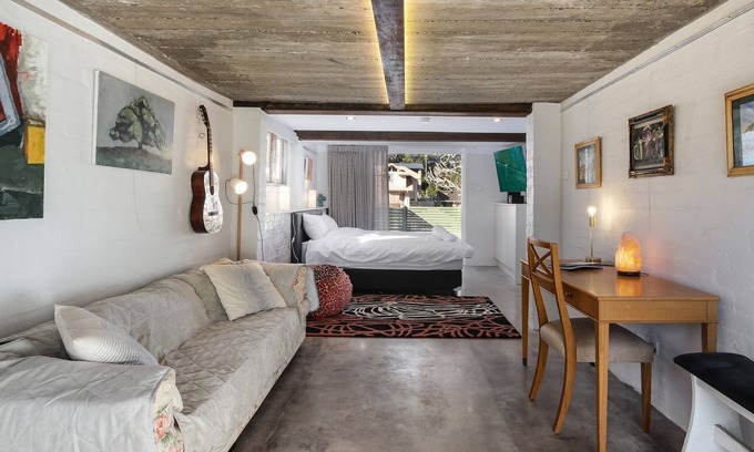 Terrigal Apartment | White Beach Studio
