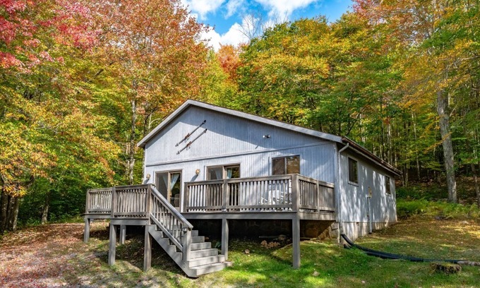 Old Timberline House | White Deer - 134 Cabin Mountain RoadnnWhite Deer - Lake Access, Hot Tub, Pet Friendly, Keurig