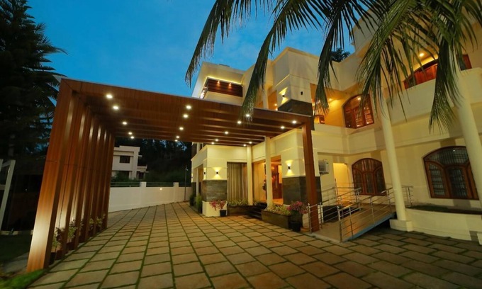 Thalassery Hotel | White Gate Luxury Hotel