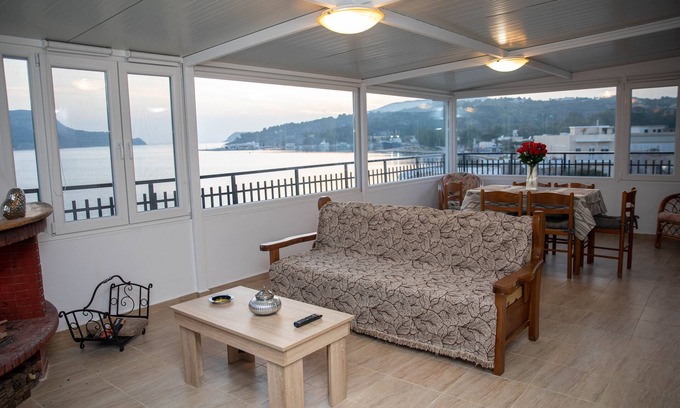 Lakkion Apartment | White Heaven Marina View. Studio Near the Lakki Port.