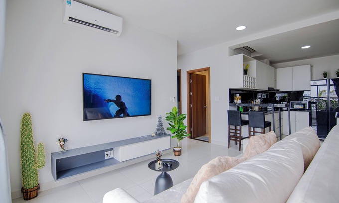 Bach Dang Riverside Apartment | White House/Luxury 3BR, District 4, Center city & modern style