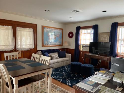 Lime Rock Hotel | White hollow farm
