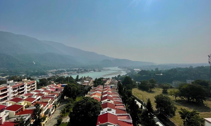 Rishikesh Villa | White House By The Ganges