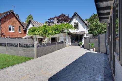 Boscombe House | White House by the sea
