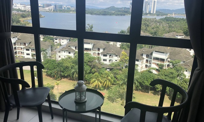 Cyberjaya House | White Ivy Sawtelle Suites Cyberjaya