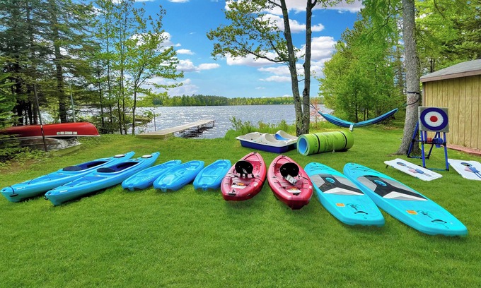Three Lakes Cabin | White Pines Cabin: Ideal Location for Family-Fishing-Fun w/12 boats + Lily Pad!