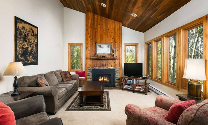 North Park City Condo | White Pines Crescent Ridge 3-Bedroom Condo - Walk to Slopes!