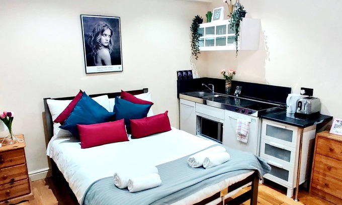 Spitalfields Apartment | White's Row Resident