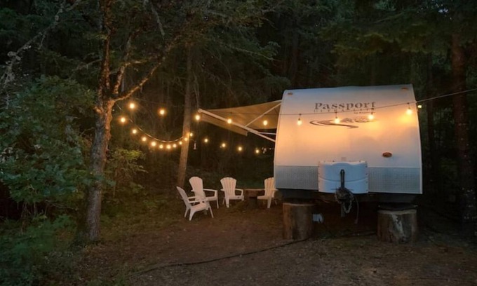 White Salmon House | White Salmon Camp Out (Cold AC, Fire Ring, BBQ)