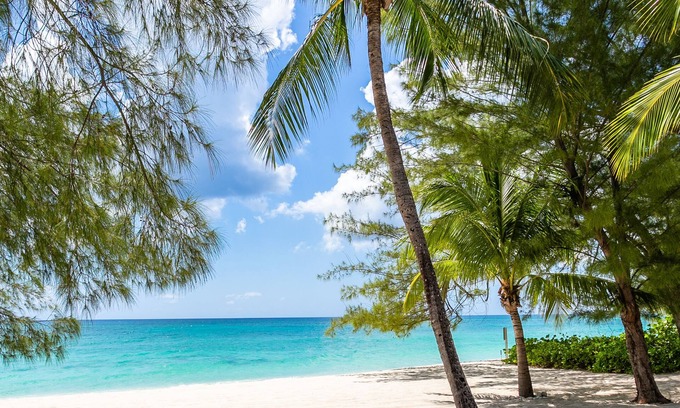 Seven Mile Beach Condo | White Sands 16 - Two Bedroom Unit with spectacular views of Seven Mile Beach!