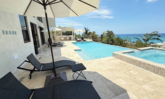 Whitehouse Villa | White Sky Beach Villas