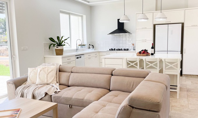 Kfar Blum Villa | White Villa near Kayaks and Jordan river